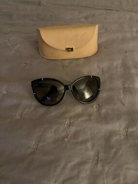 Chloe Black Cat-Eye Sunglasses with Cream Case